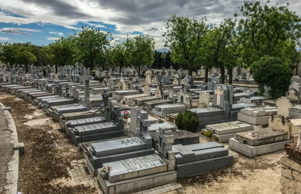 cementerio de la almudena de madrid centro